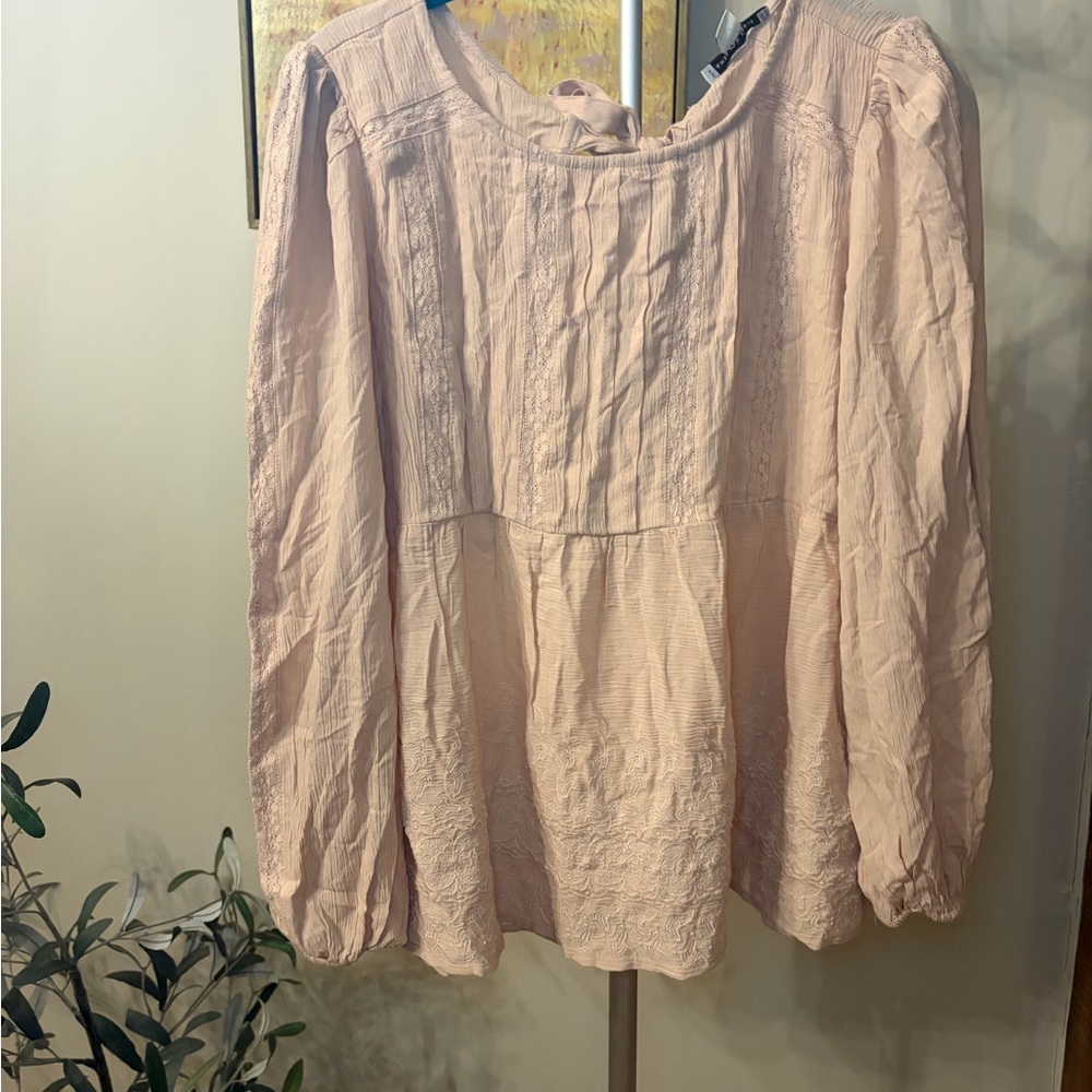 American Eagle Outfitters Light Pink Blouse nwot women’s small